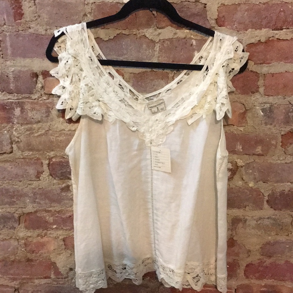 NWT! Beautiful Anthropologie Lace Top